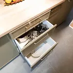 44 شقة *